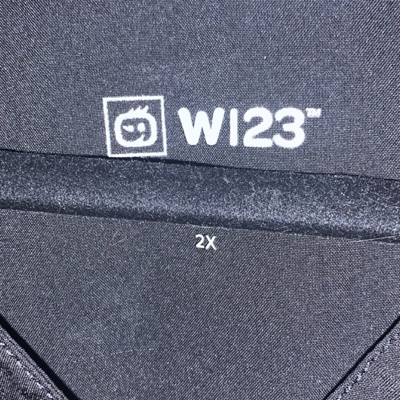 WonderWink scrub top - Picture 3 of 3